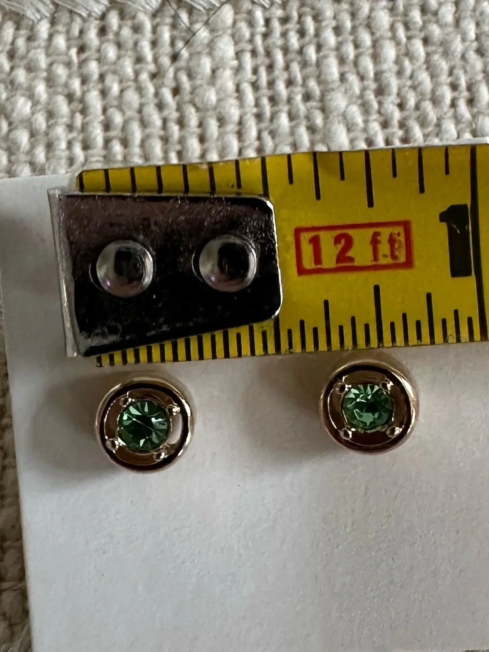 Avon Vintage 1983 Simulated Peridot Birthstone Stud Earrings - Green NIB - Picture 10 of 11